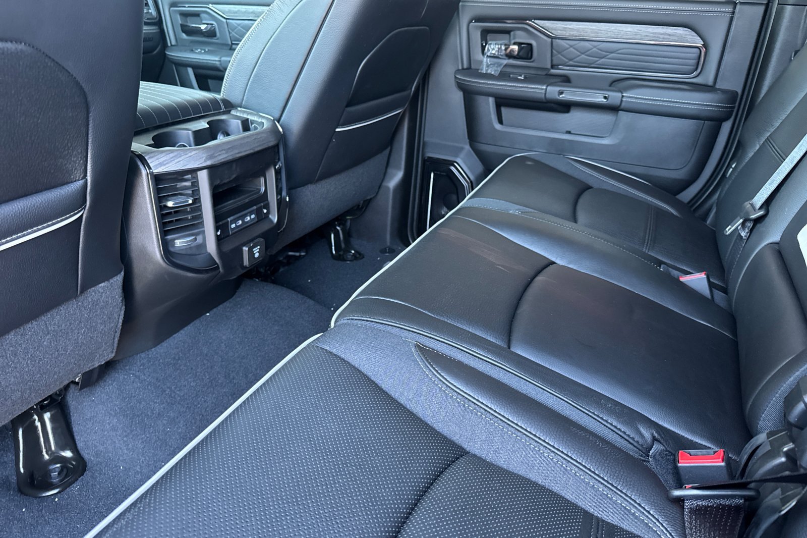 New 2026 RAM 3500 Limited AWD/4WD image 11