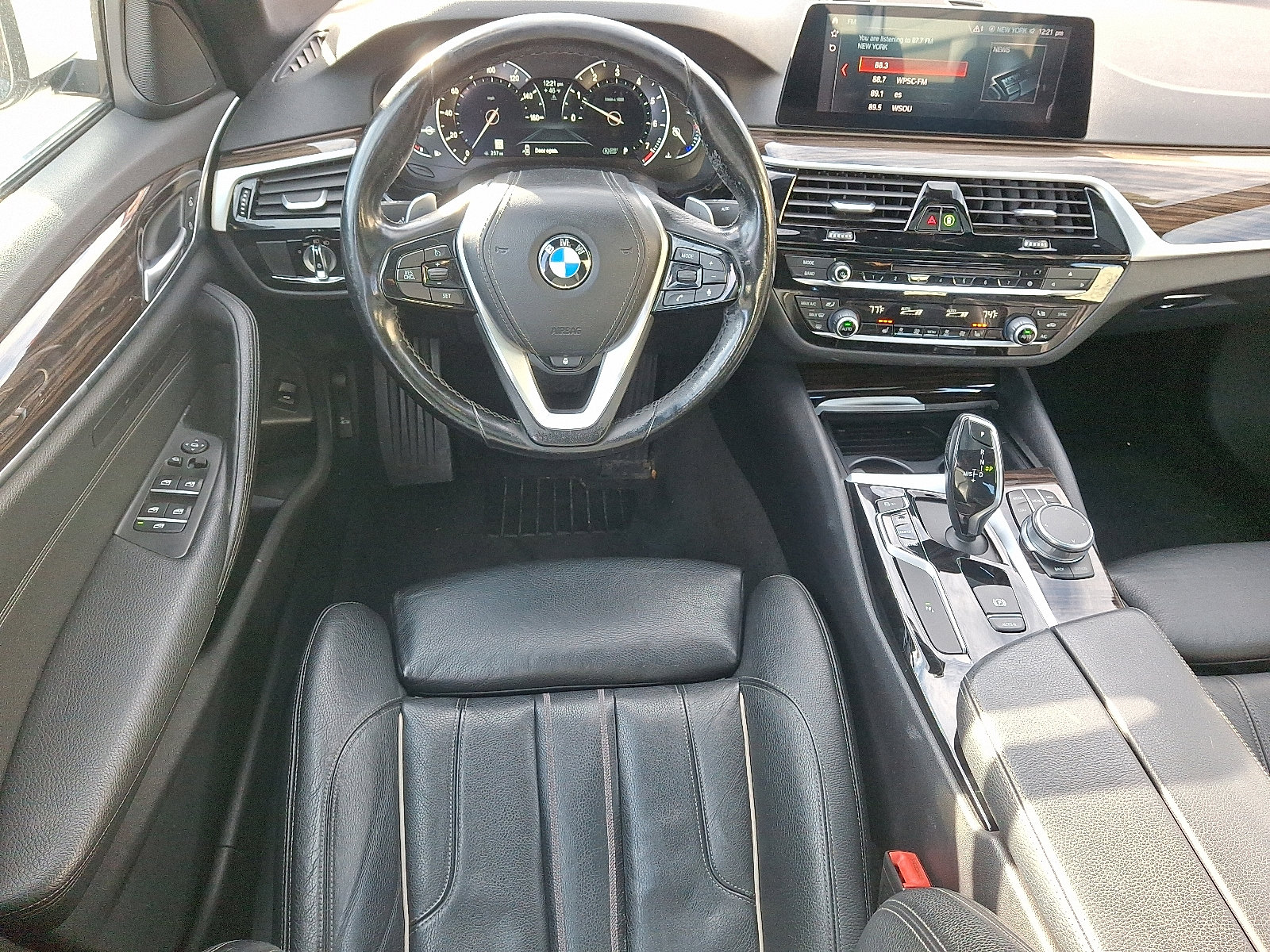 Used 2019 BMW 530i xDrive w/ Convenience Package image 11