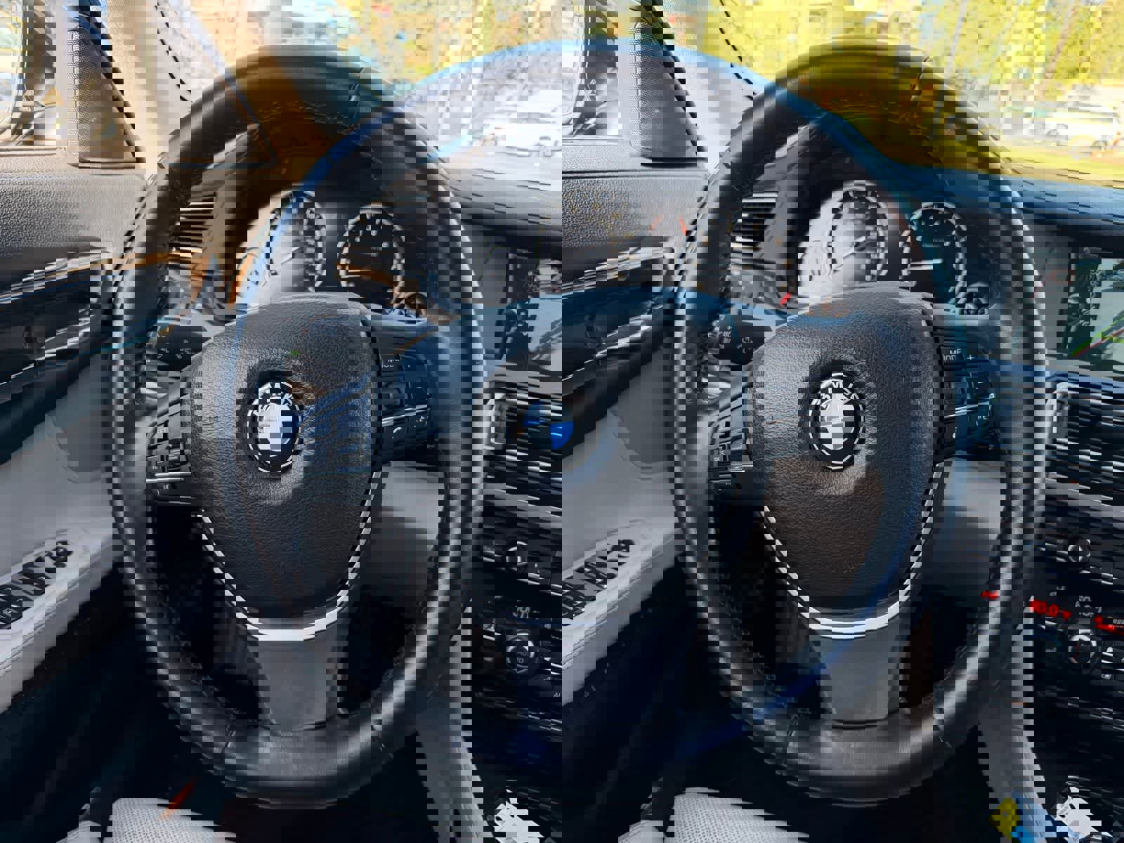 Used 2012 BMW 750Li image 18