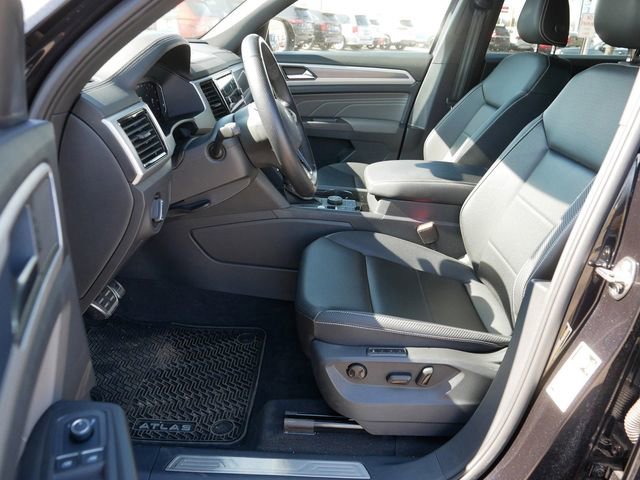 Certified 2023 Volkswagen Atlas Cross Sport SEL R-Line AWD/4WD image 13