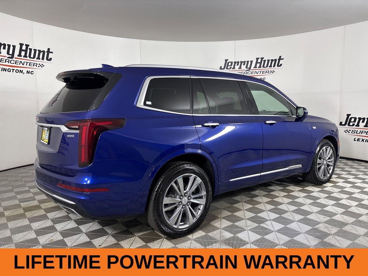 Used 2025 Cadillac XT6 Premium Luxury image 5