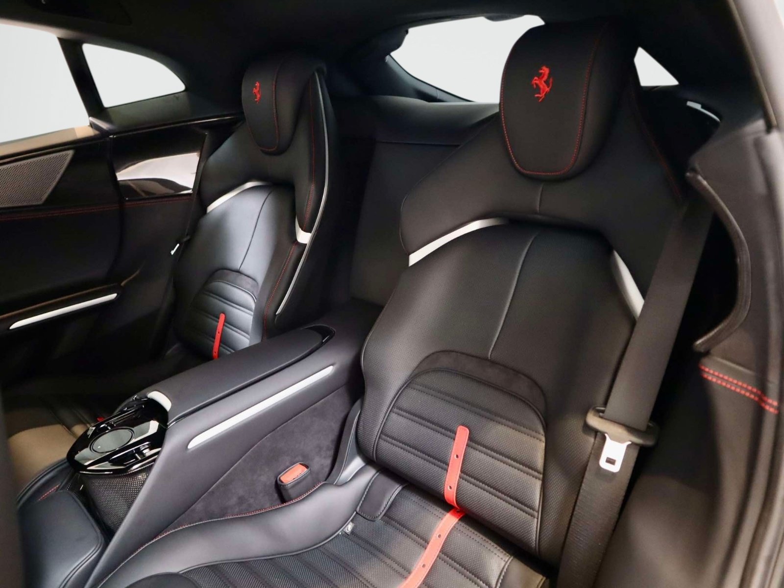 Certified 2025 Ferrari Purosangue AWD/4WD image 21