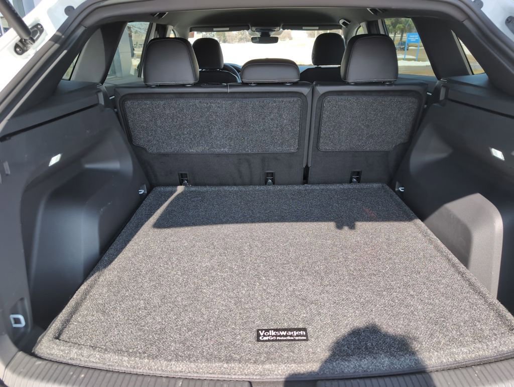 Used 2025 Volkswagen Atlas Cross Sport SE image 10