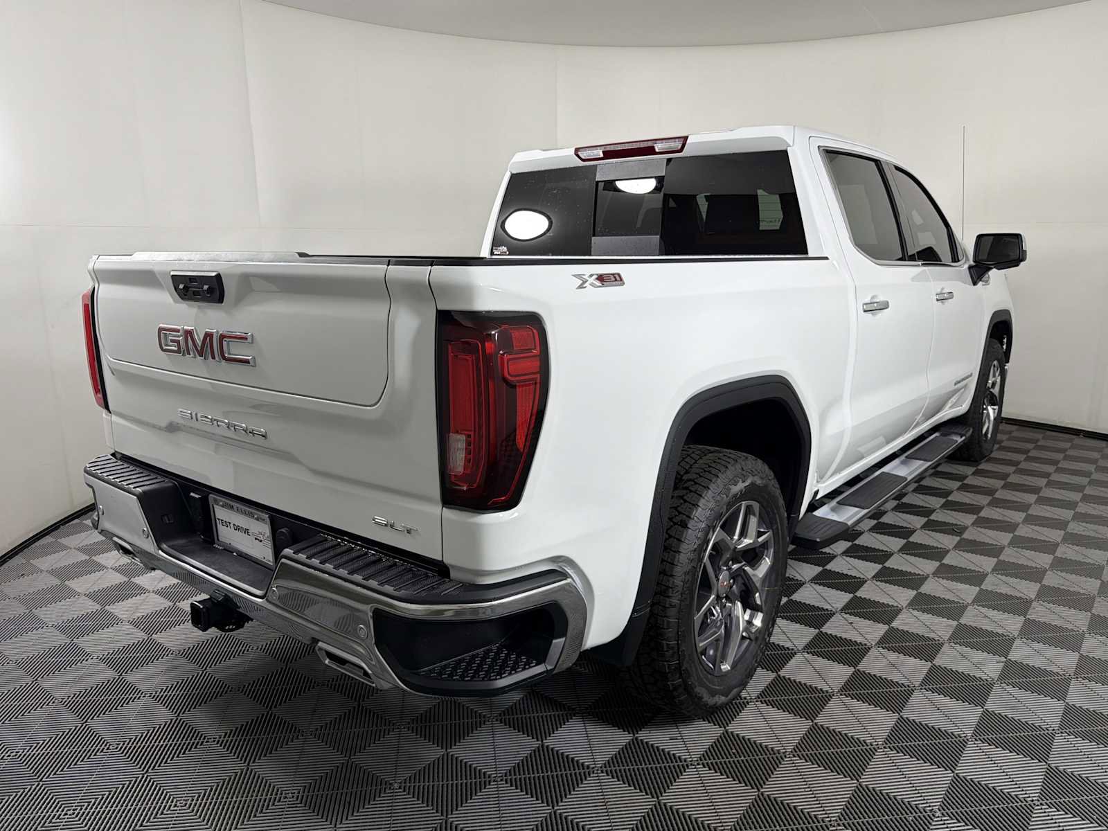 New 2026 GMC Sierra 1500 SLT w/ SLT Premium Plus Package AWD/4WD image 5
