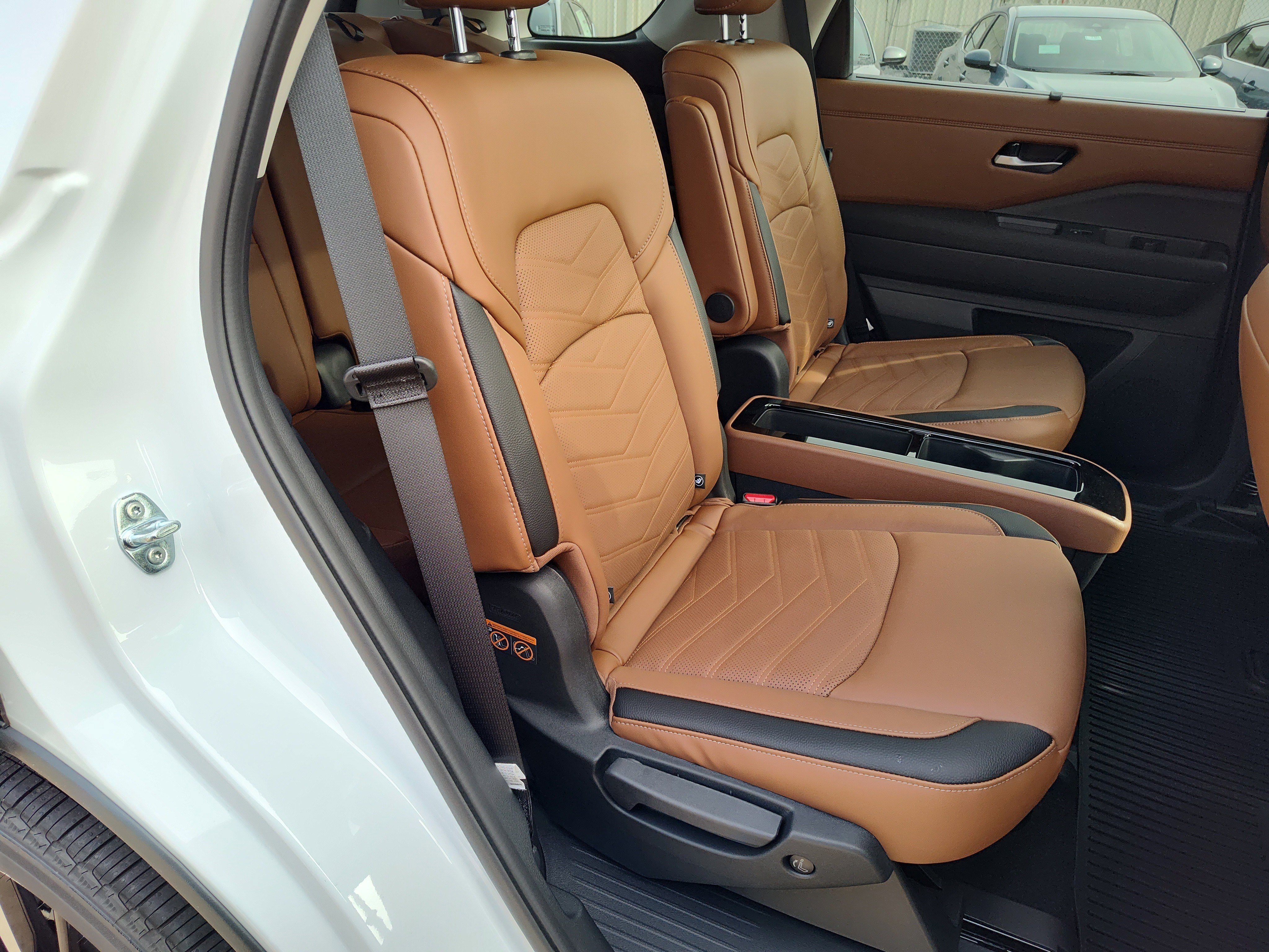 New 2025 Nissan Pathfinder Platinum image 14