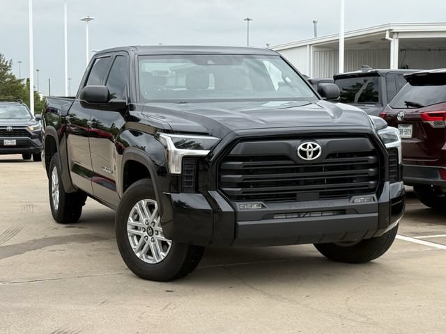 Used 2025 Toyota Tundra SR5 AWD/4WD image 2