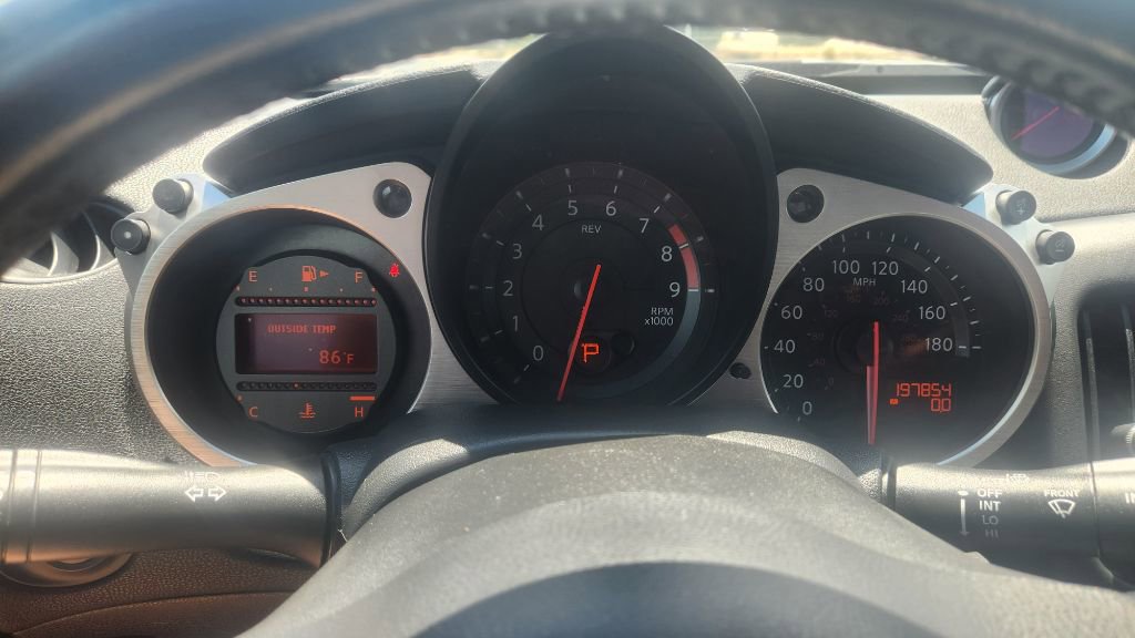 Used 2016 Nissan 370Z Coupe RWD image 15