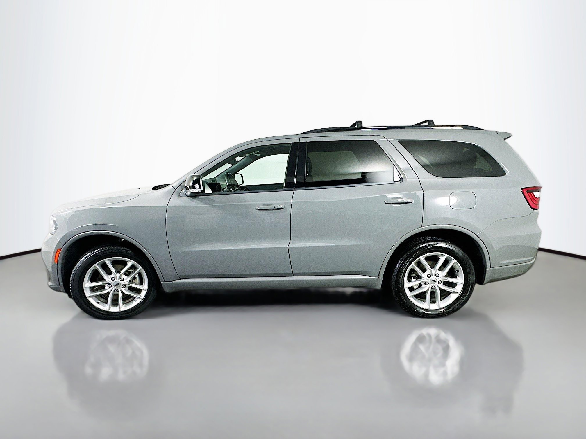 Used 2023 Dodge Durango GT image 4