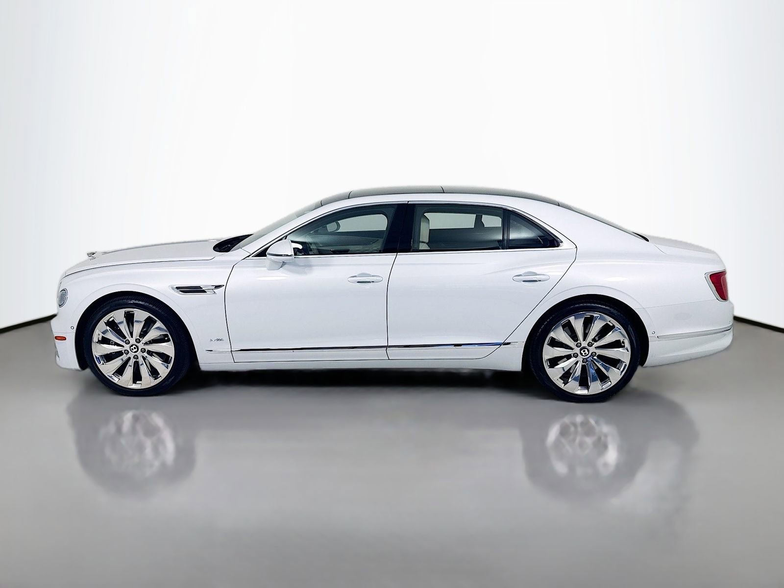 Used 2022 Bentley Flying Spur W12 image 5
