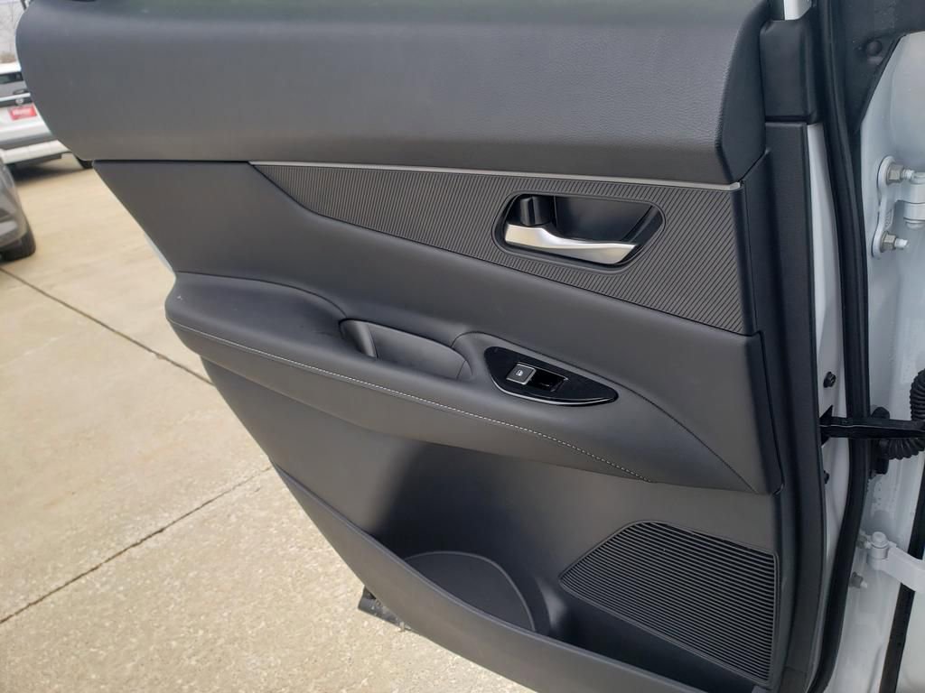 Certified 2025 Nissan Murano SV AWD/4WD image 17