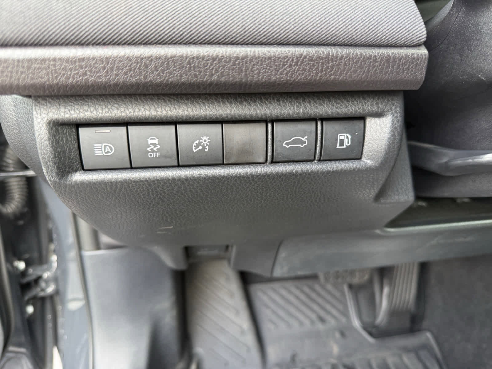 Used 2025 Toyota Camry LE FWD image 23
