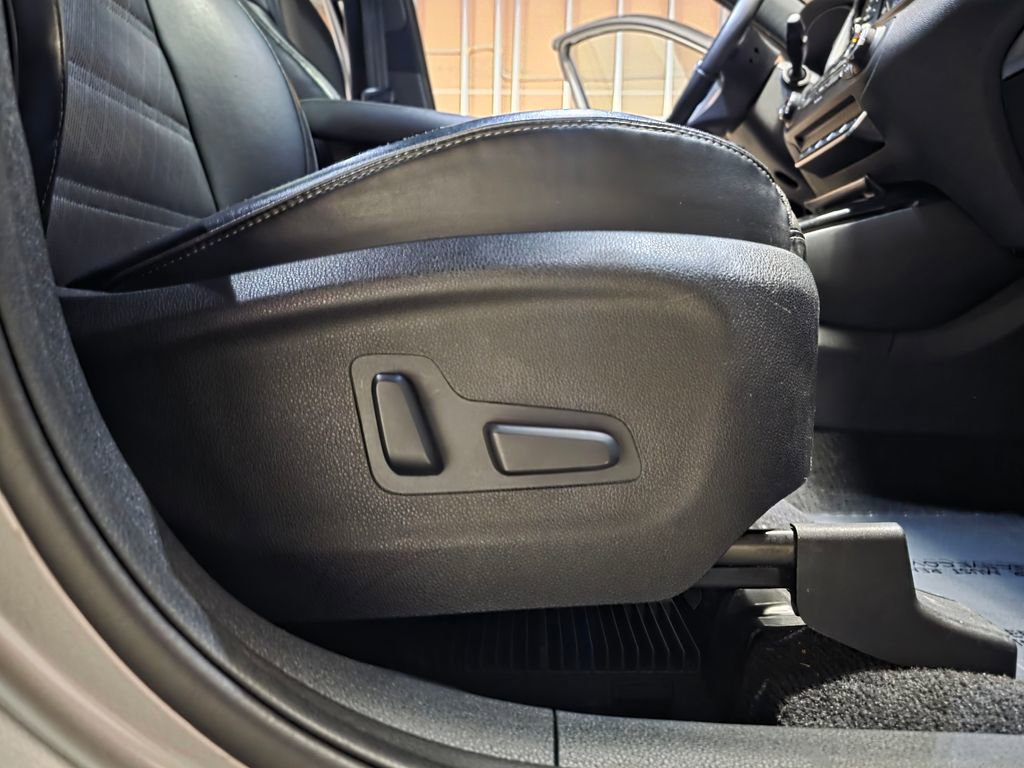 Used 2016 Kia Sorento SX image 21