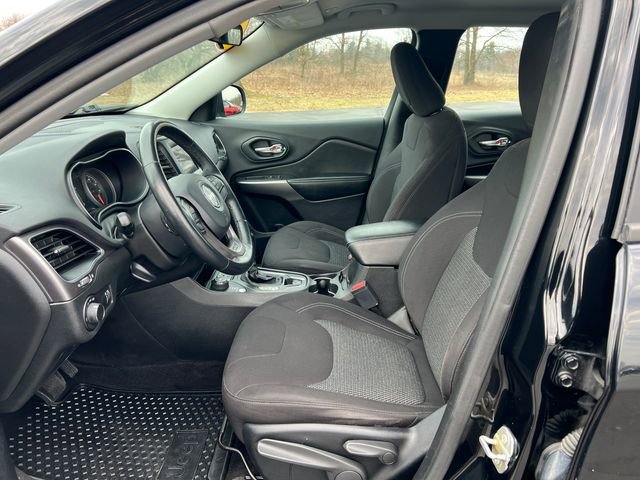 Used 2019 Jeep Cherokee Sport w/ Cold Weather Group image 4