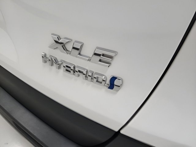 Used 2024 Toyota RAV4 XLE image 12