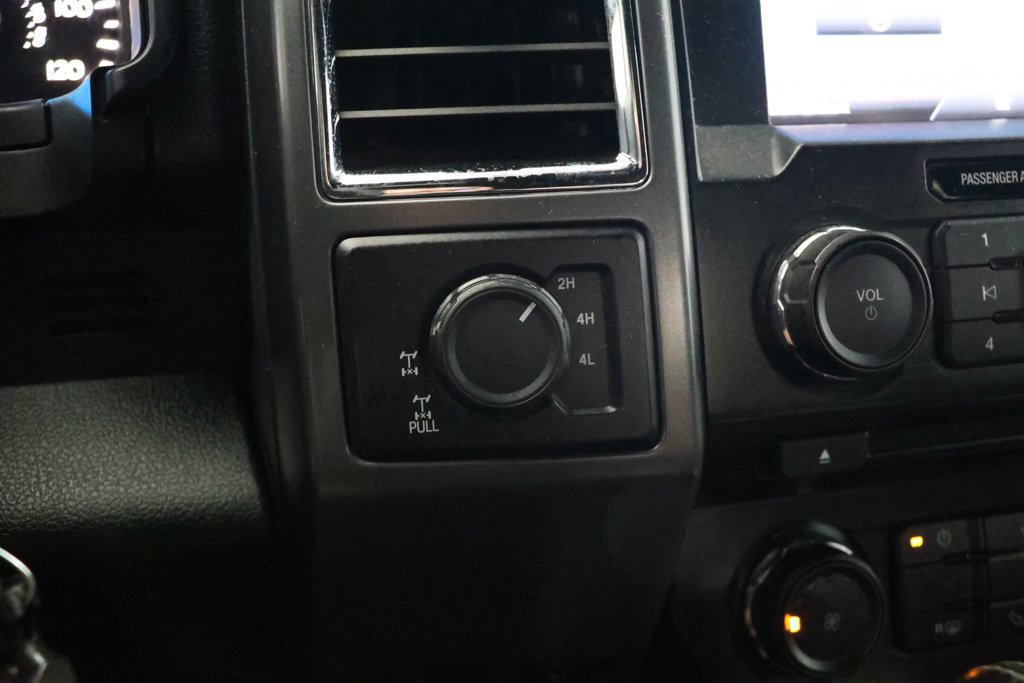 Used 2015 Ford F150 XLT w/ Equipment Group 302A Luxury AWD/4WD image 26