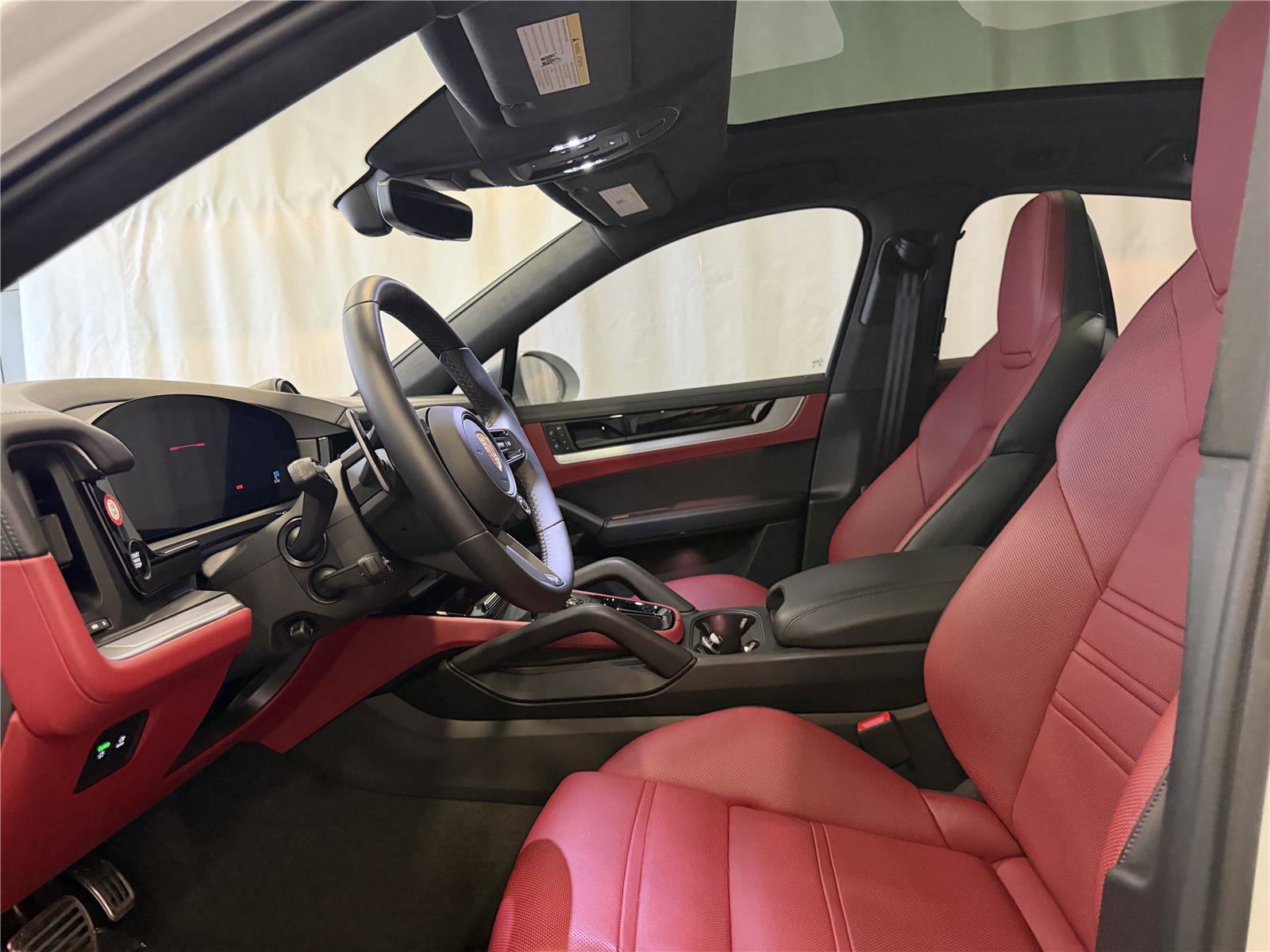 Certified 2025 Porsche Cayenne GTS image 5