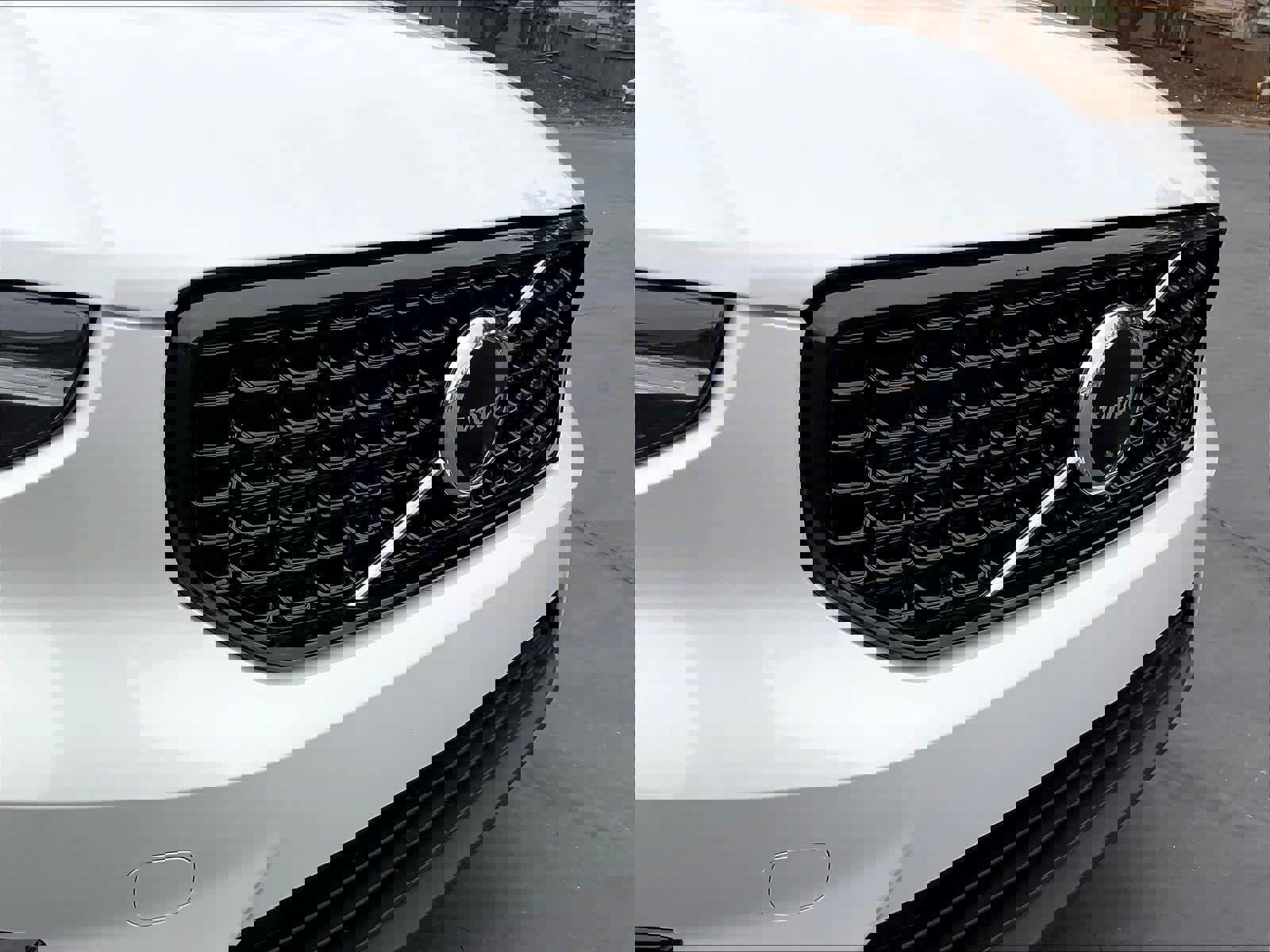 New 2026 Volvo XC40 B4 Plus w/ Climate Package image 33