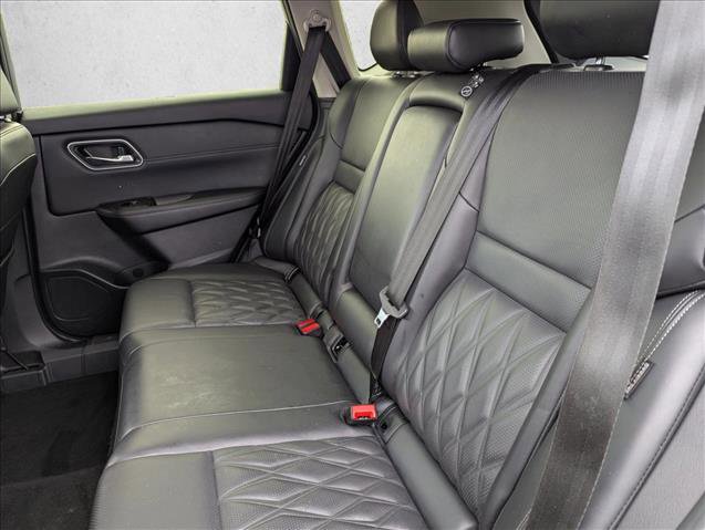 Used 2025 Nissan Rogue Platinum image 26