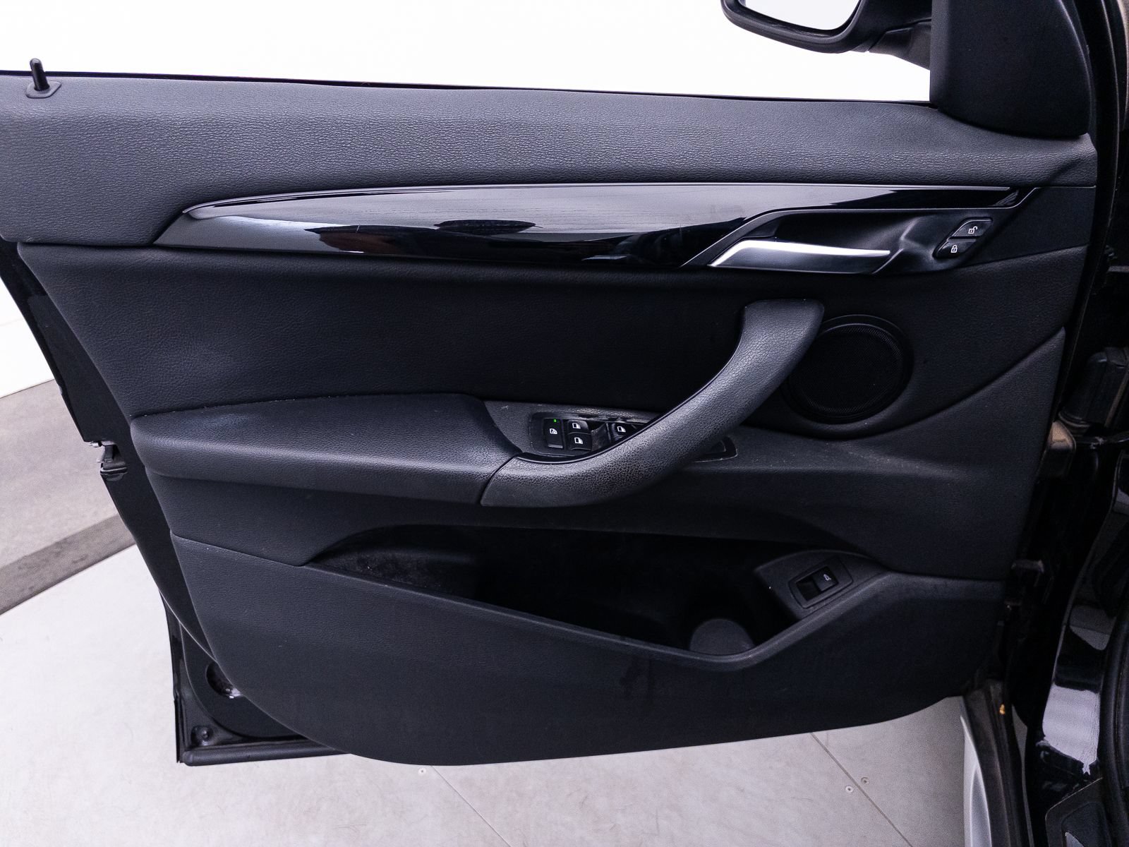 Used 2018 BMW X1 sDrive28i FWD image 15