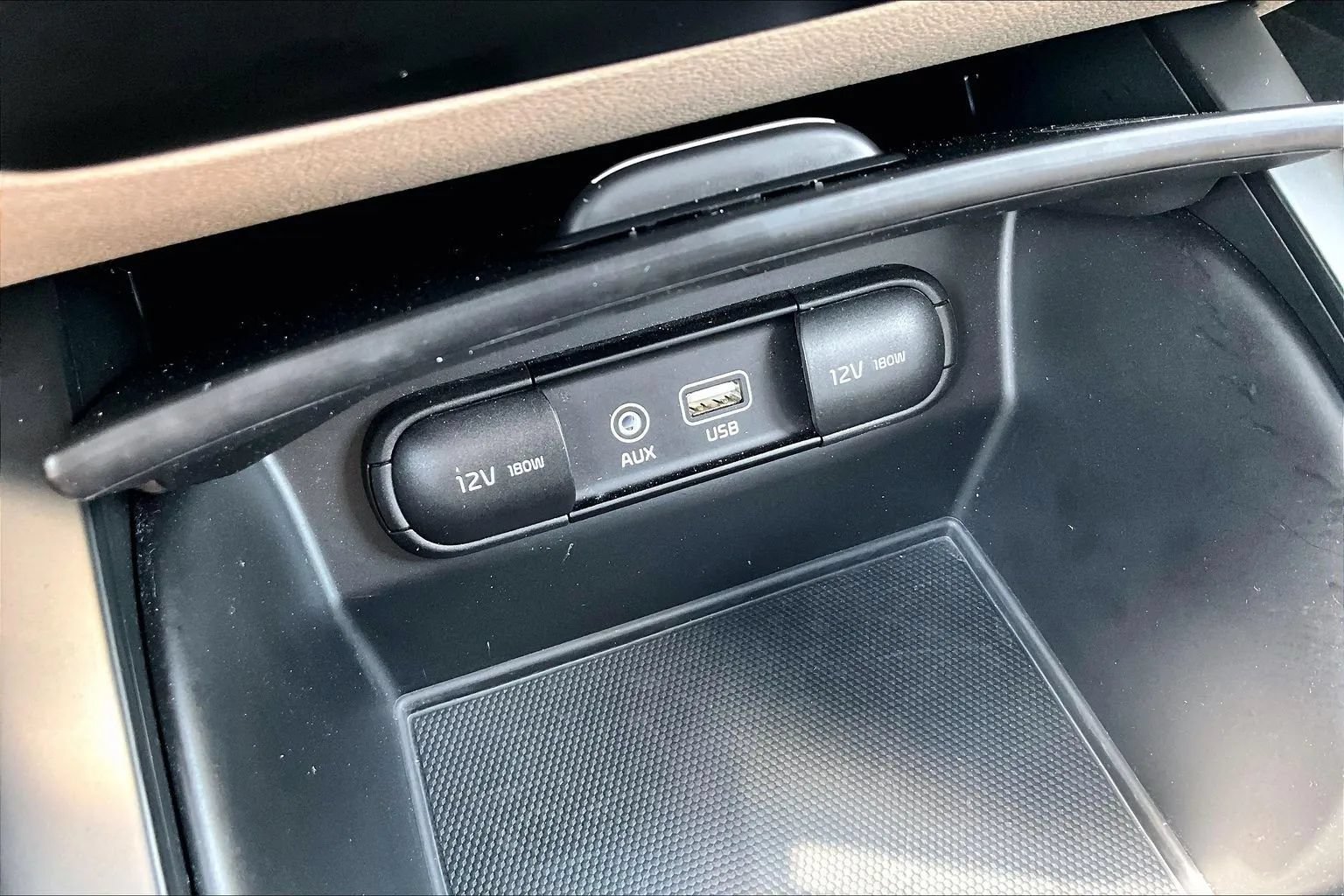 Used 2020 Kia Sorento LX FWD image 25