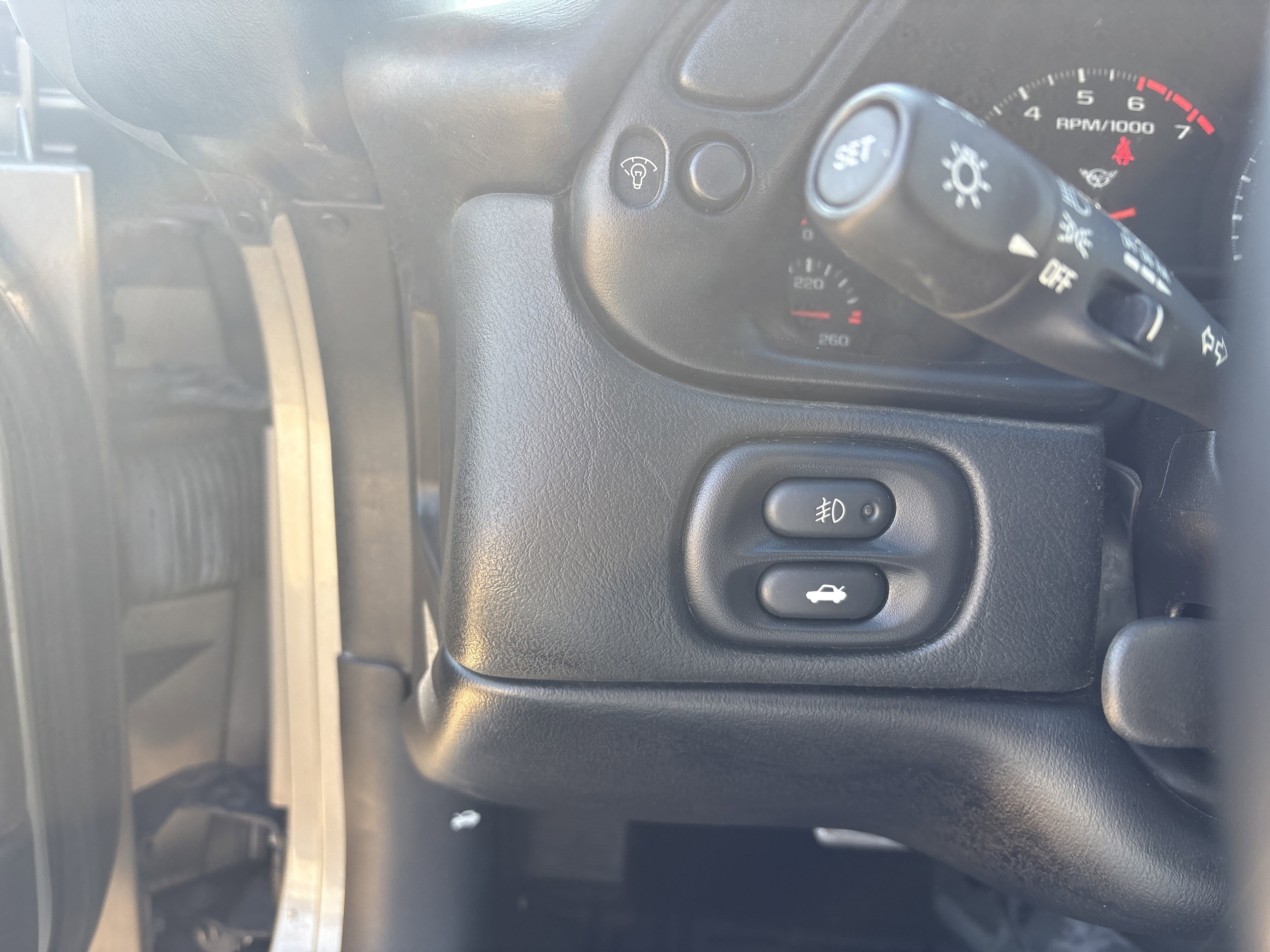 Used 1998 Chevrolet Corvette Convertible w/ Memory Pkg image 18