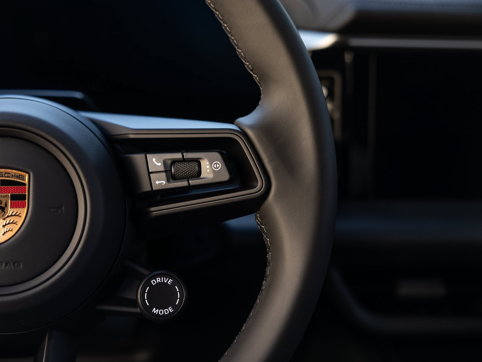 New 2026 Porsche Macan Electric RWD image 48