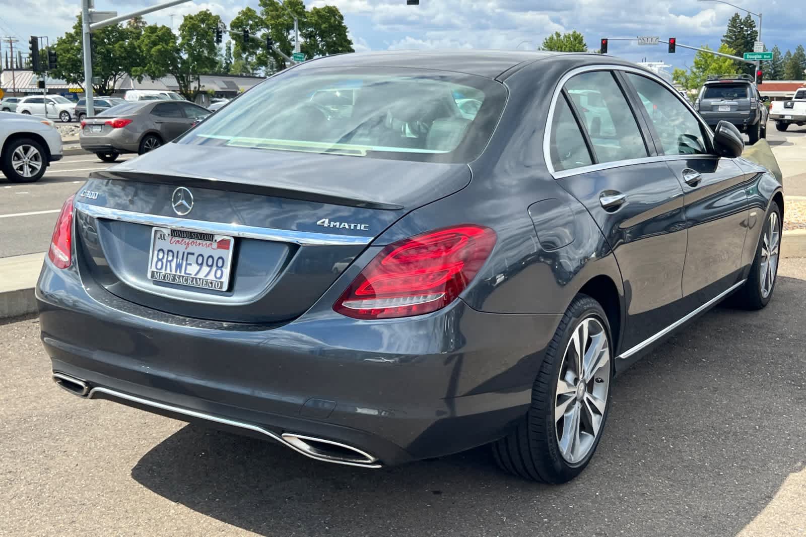 Used 2016 Mercedes-Benz C 300 4MATIC Sedan image 4