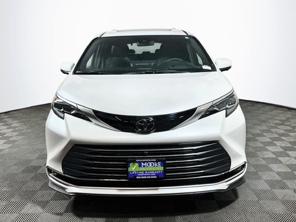 New 2026 Toyota Sienna Platinum AWD/4WD image 2