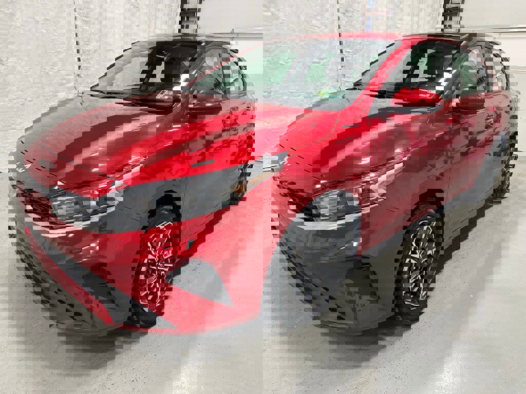 Used 2024 Kia Forte LXS image 3