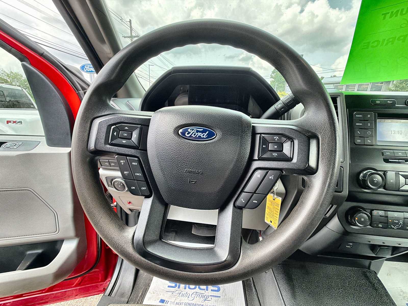 Used 2022 Ford F550 4x4 Regular Cab Super Duty image 11