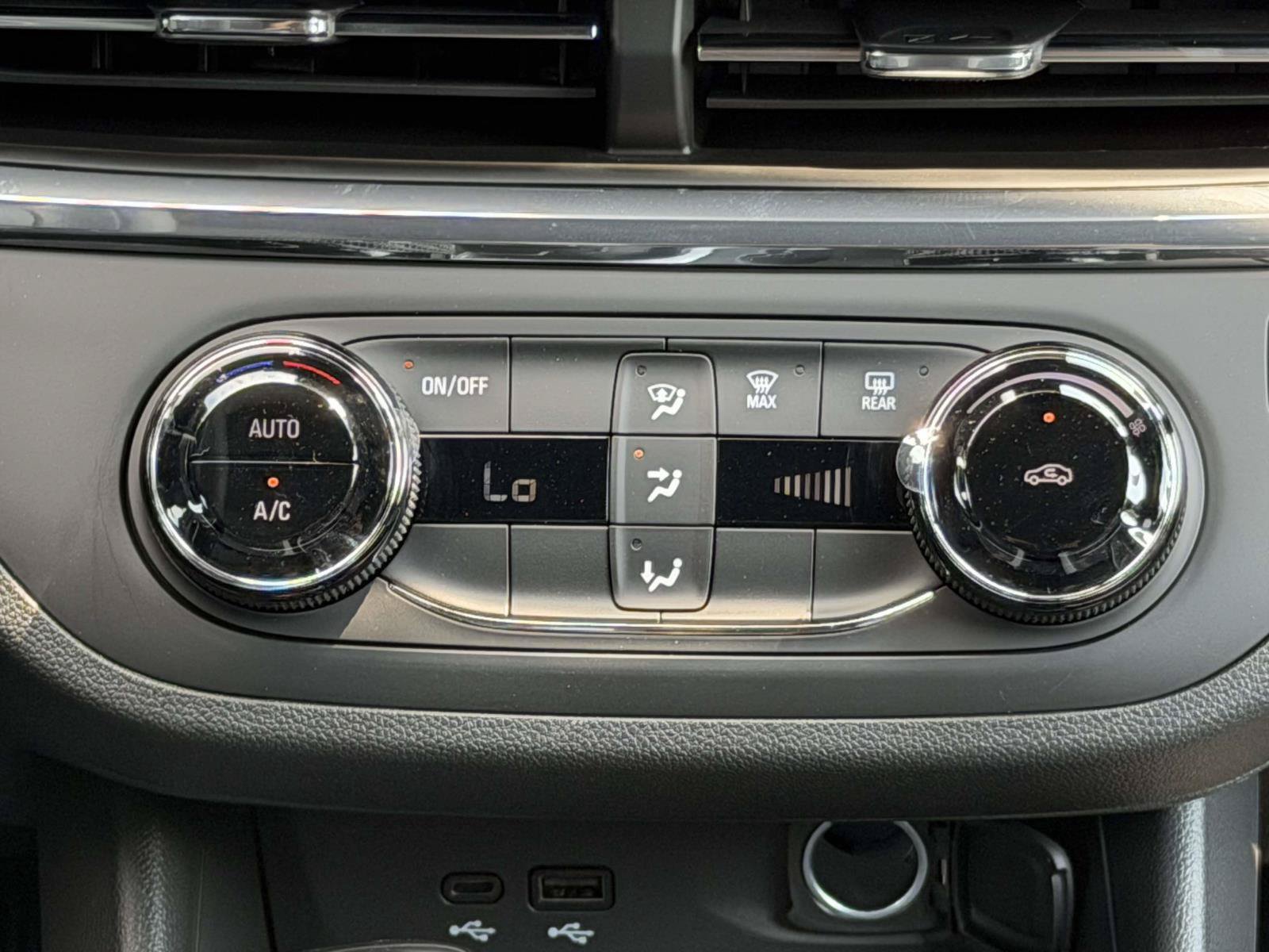 New 2026 Buick Envista Preferred w/ Advanced Safety Package FWD image 13