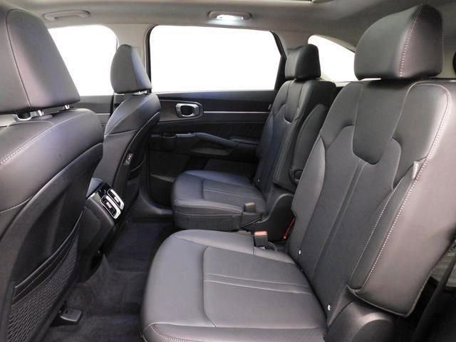 Used 2025 Kia Sorento SX image 36