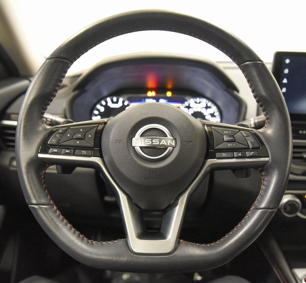 Used 2023 Nissan Altima 2.5 SR w/ SR Premium Package image 23