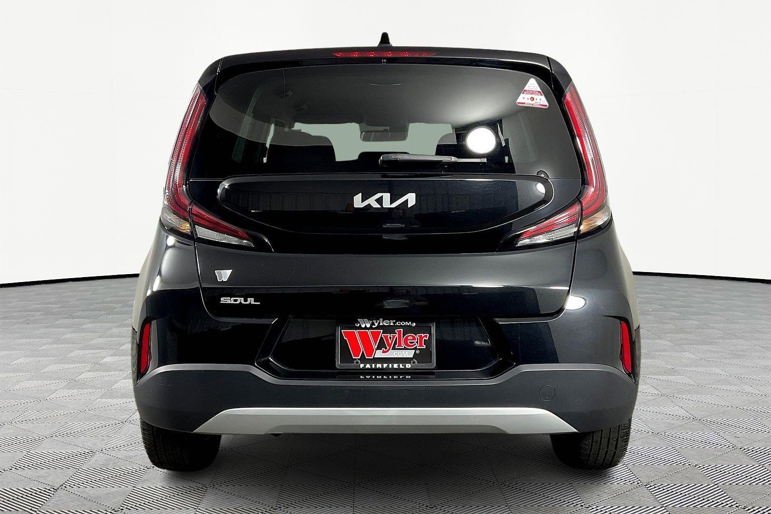 Used 2023 Kia Soul LX FWD image 5