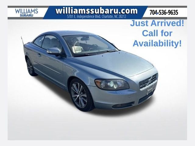 Used 2010 Volvo C70 T5 FWD image 1