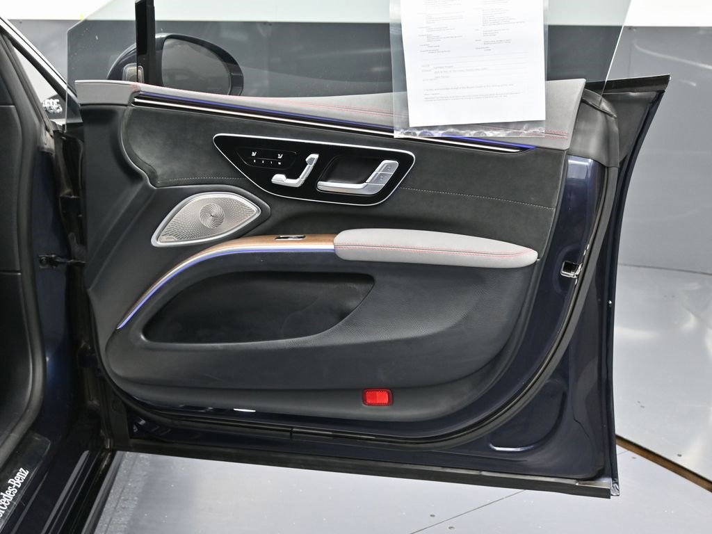 Used 2022 Mercedes-Benz EQS 450+ Sedan image 40