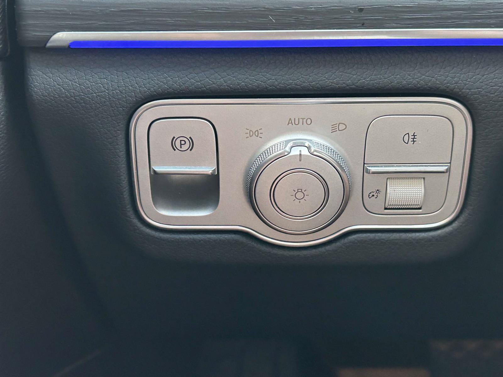 Certified 2025 Mercedes-Benz GLE 450e 4MATIC image 23