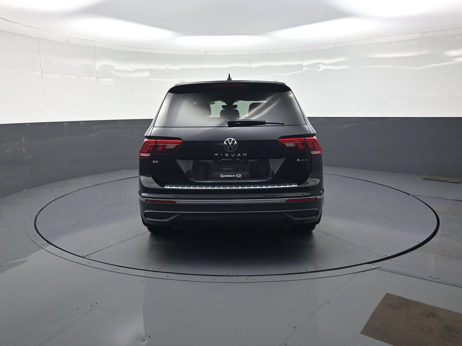 Used 2023 Volkswagen Tiguan SE AWD/4WD image 4