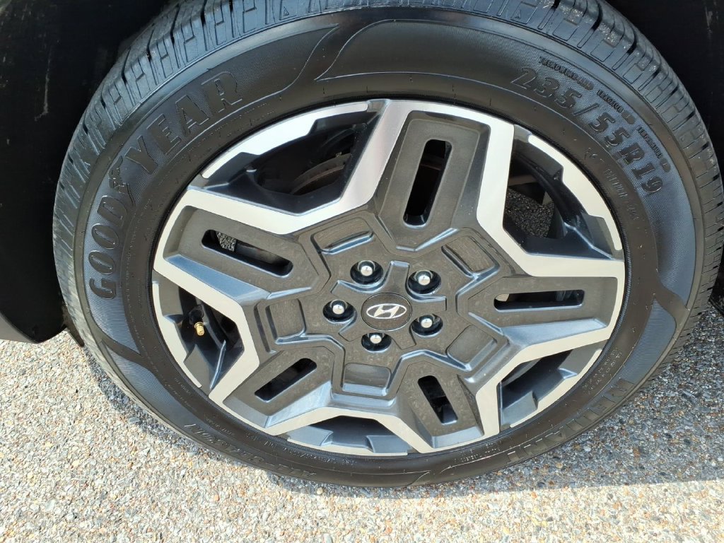 Used 2022 Hyundai Santa Fe Limited FWD image 10