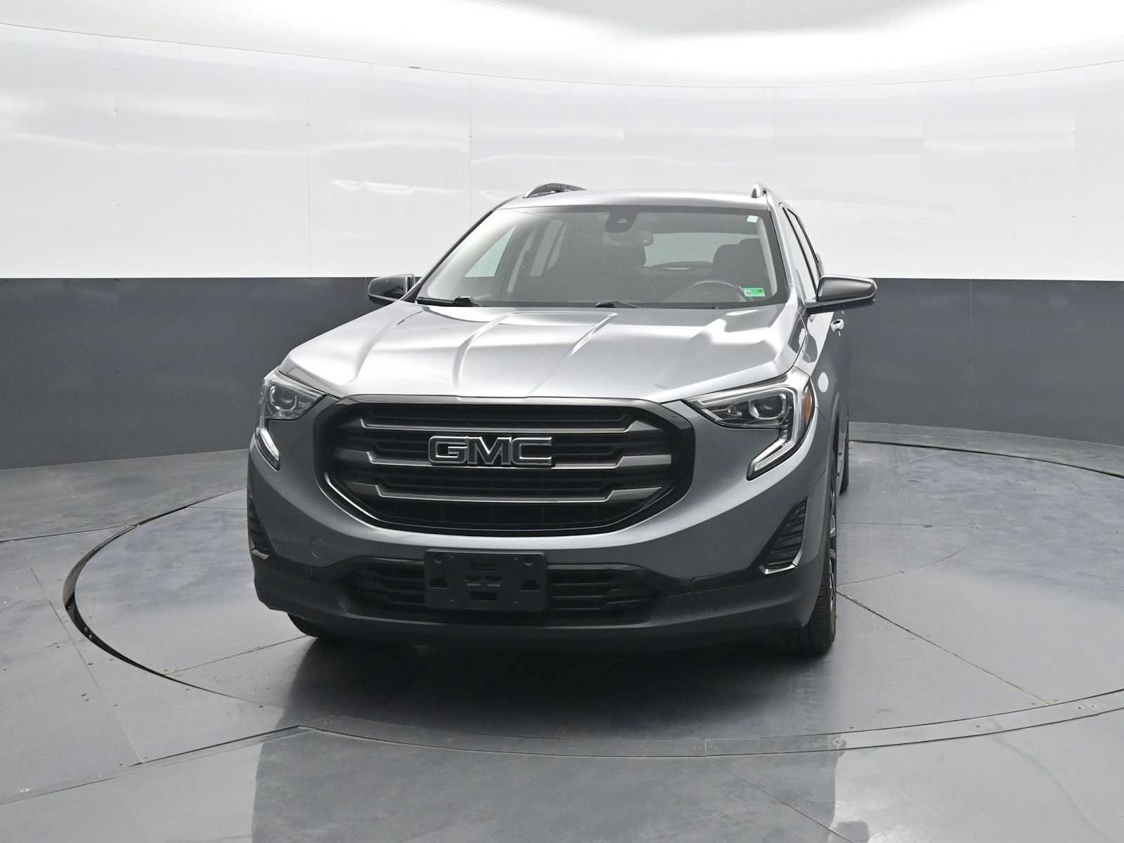 Used 2021 GMC Terrain SLE w/ Driver Convenience Package AWD/4WD image 3