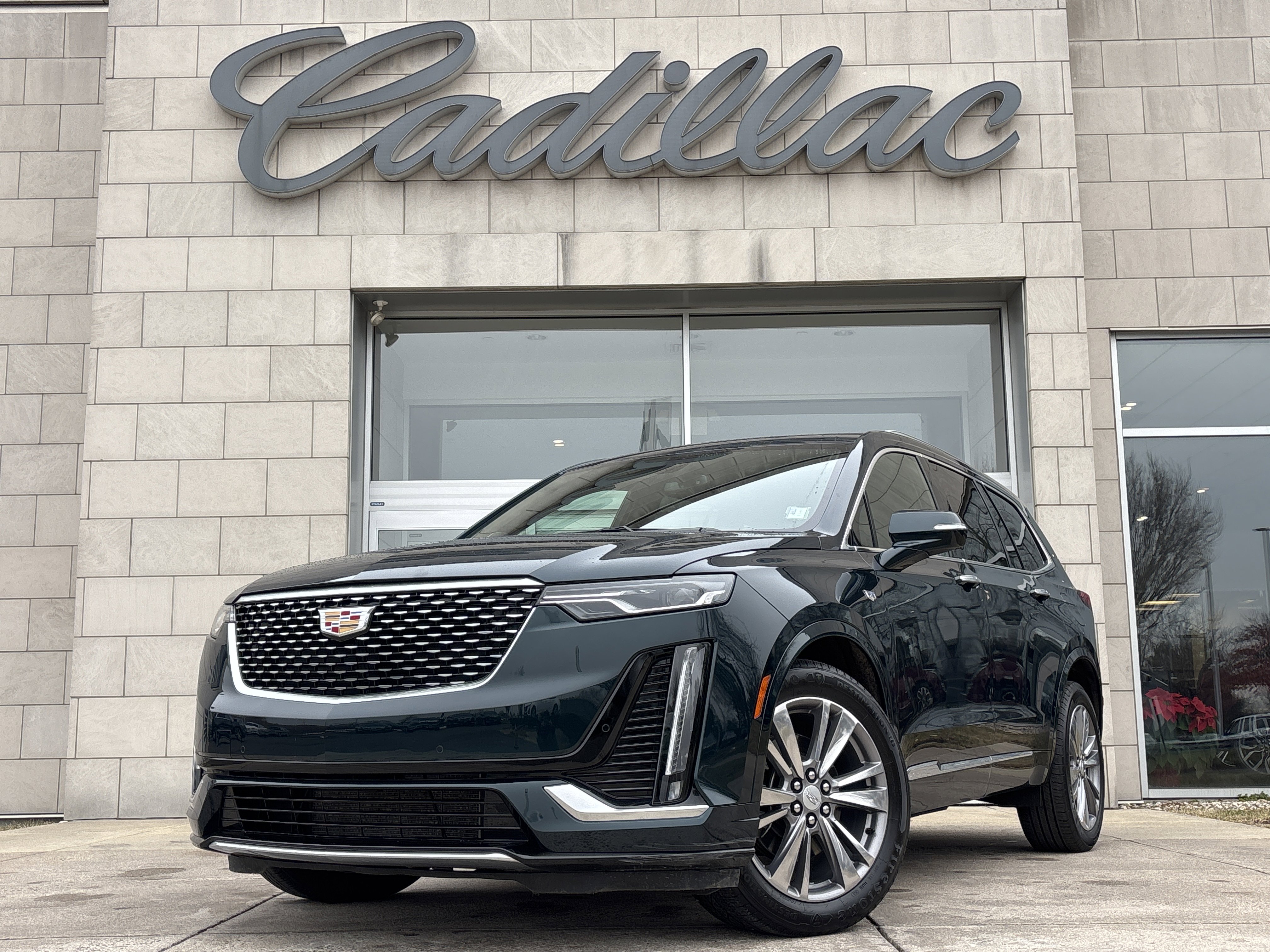 Used 2025 Cadillac XT6 Premium Luxury image 11