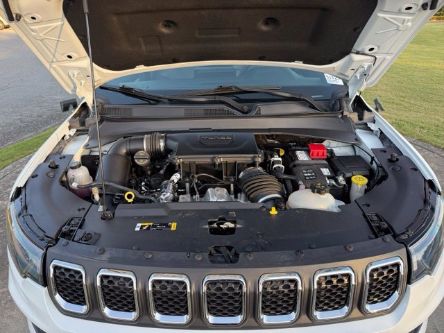 Used 2023 Jeep Compass Latitude w/ Convenience Group AWD/4WD image 31