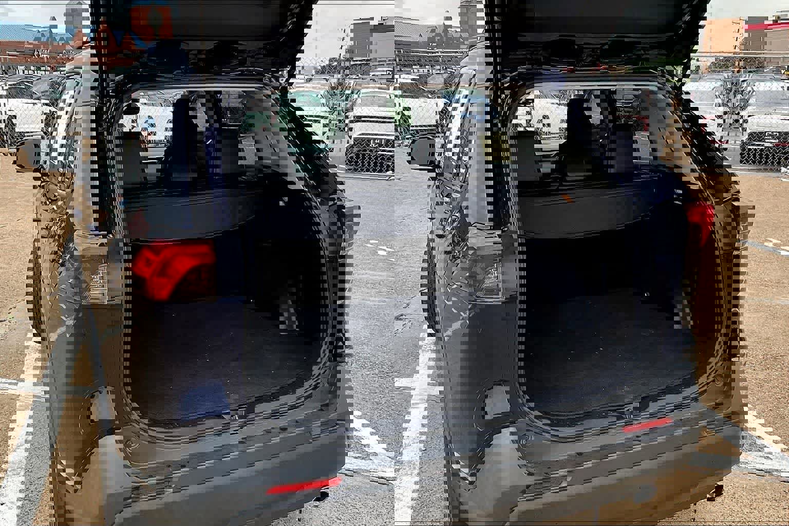 Used 2020 Toyota RAV4 XLE Premium image 18