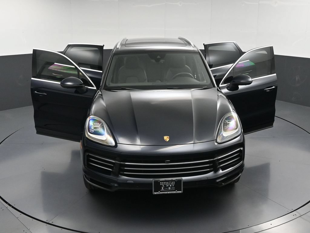 Certified 2023 Porsche Cayenne AWD/4WD image 32