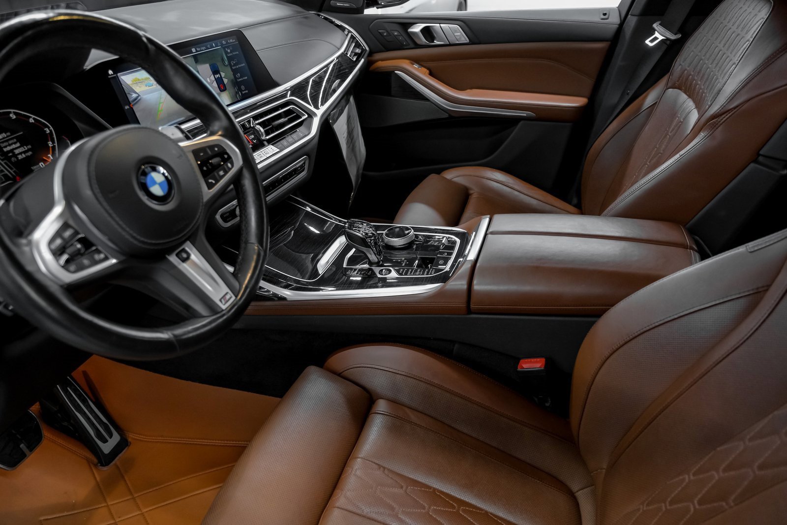 Used 2022 BMW X7 M50i w/ Executive Package image 29