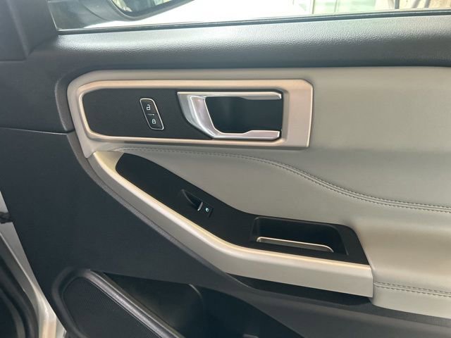 Used 2022 Ford Explorer XLT w/ Equipment Group 202A image 30