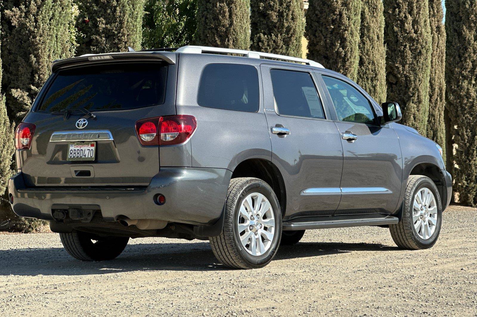 Used 2018 Toyota Sequoia Platinum w/ Carpet Mat Package AWD/4WD image 3