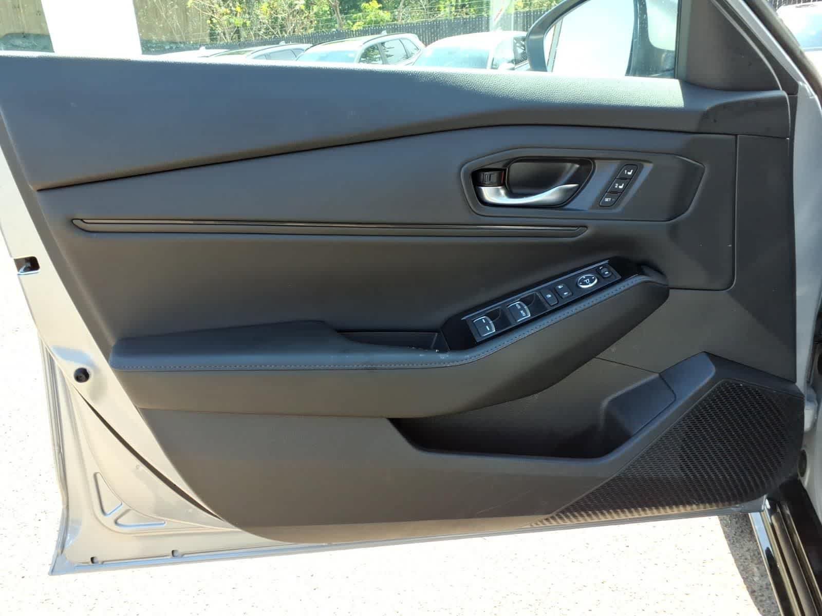 Used 2023 Honda Accord Touring image 12