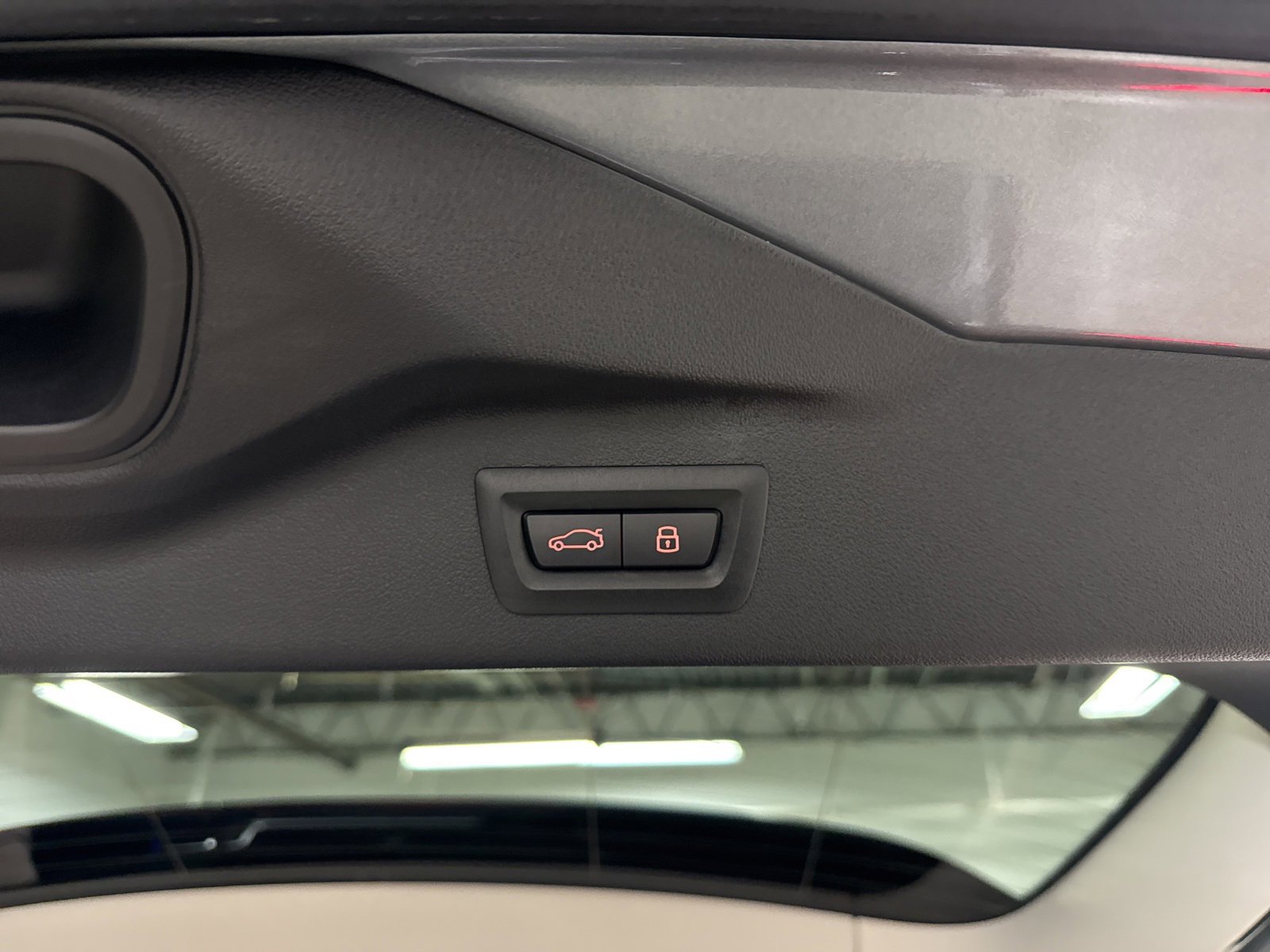 Used 2025 BMW X7 xDrive40i w/ Premium Package image 6