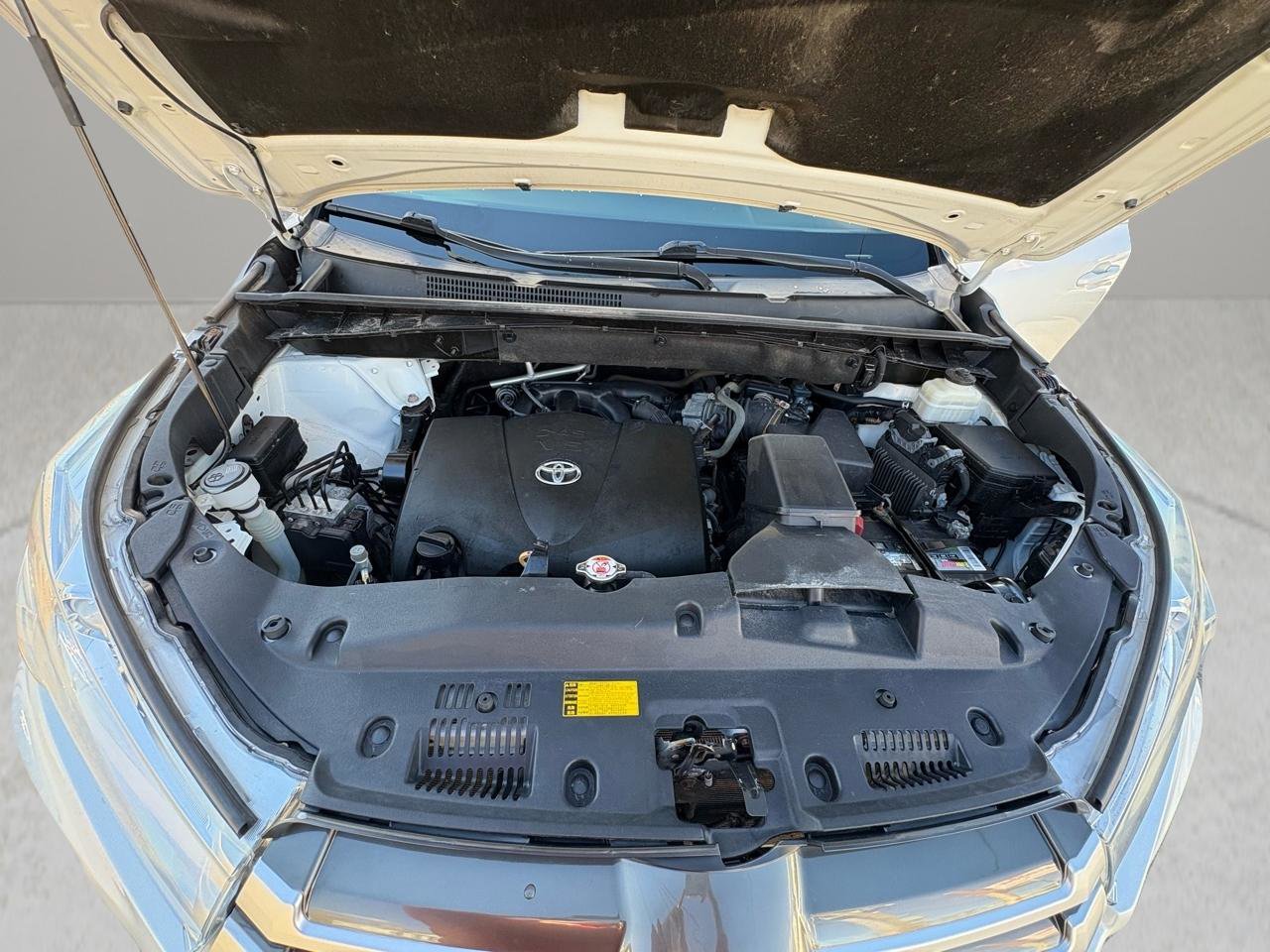 Used 2018 Toyota Highlander XLE image 40